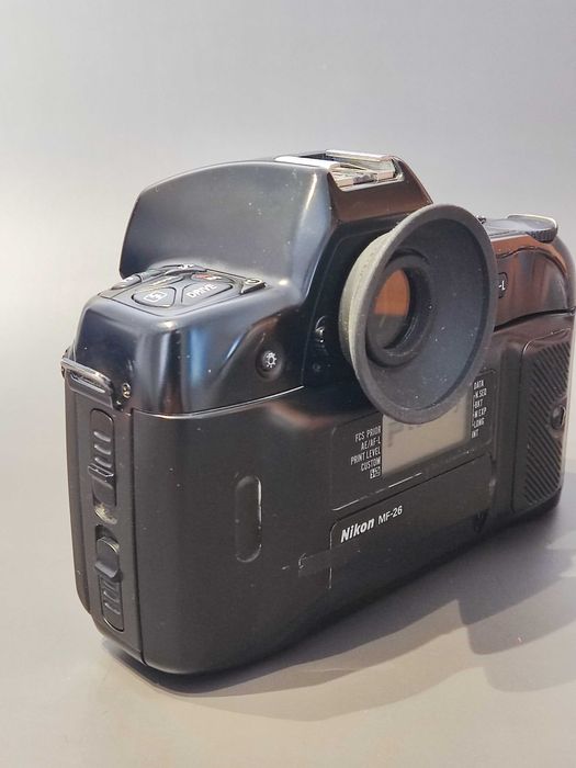 Câmara Analógica Nikon F90 X + Data Back MF-26