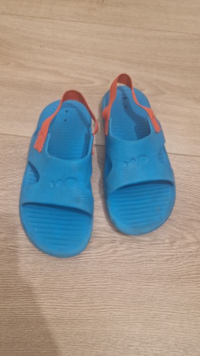 Klapki na basen Decathlon 31/32