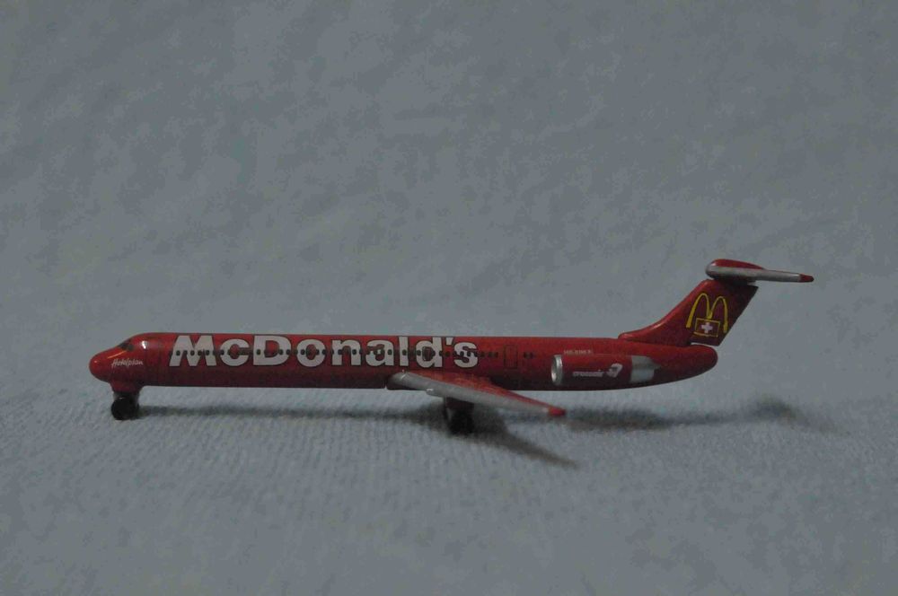 Metal - Boeing McDonnell Douglas MD-83 – McDonald's