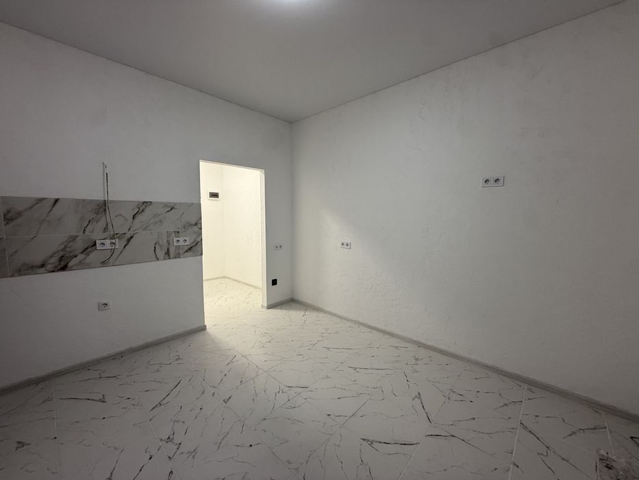 Квартира з ремонтом! Завозь меблі! Студія!