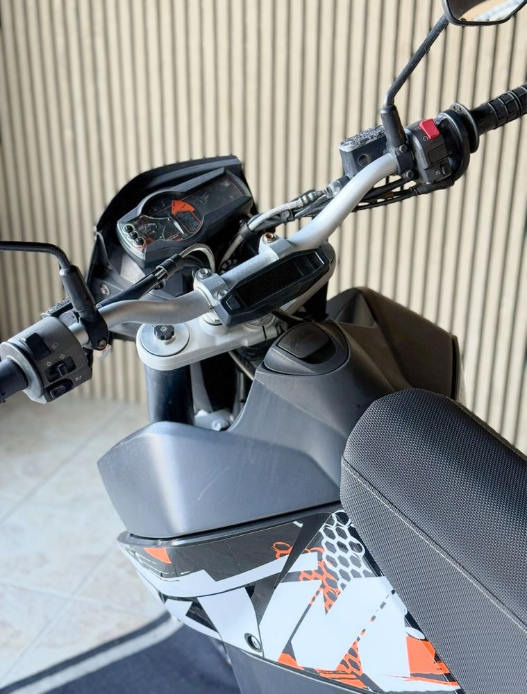 KTM 690 Supermotard LC4