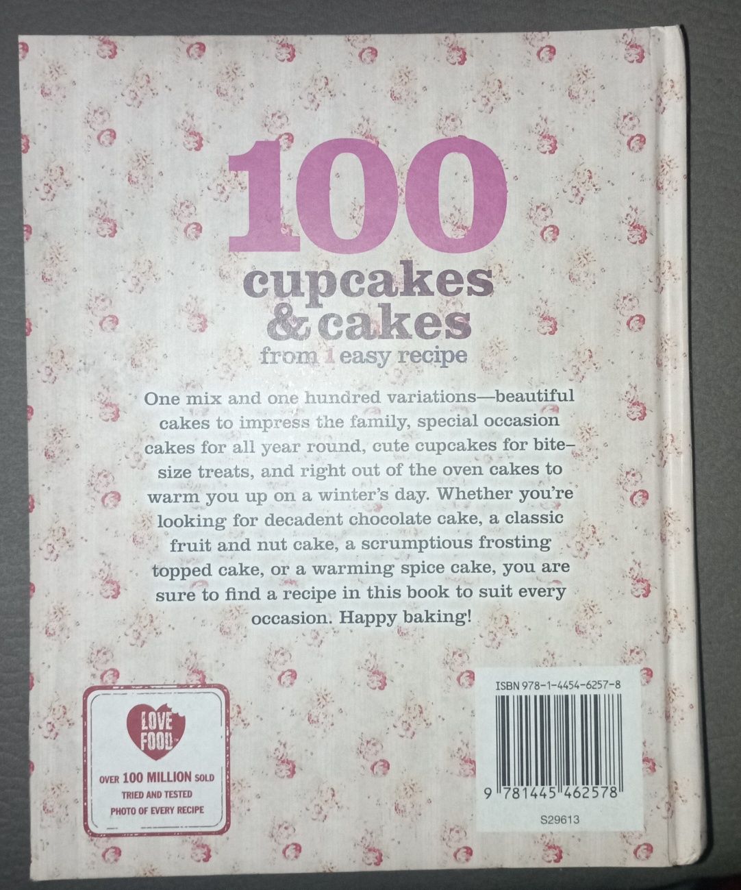 Livro "100 Cupcakes & Cakes from 1 easy recipe"