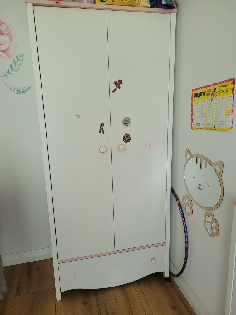 Zestaw mebli dziecięcych