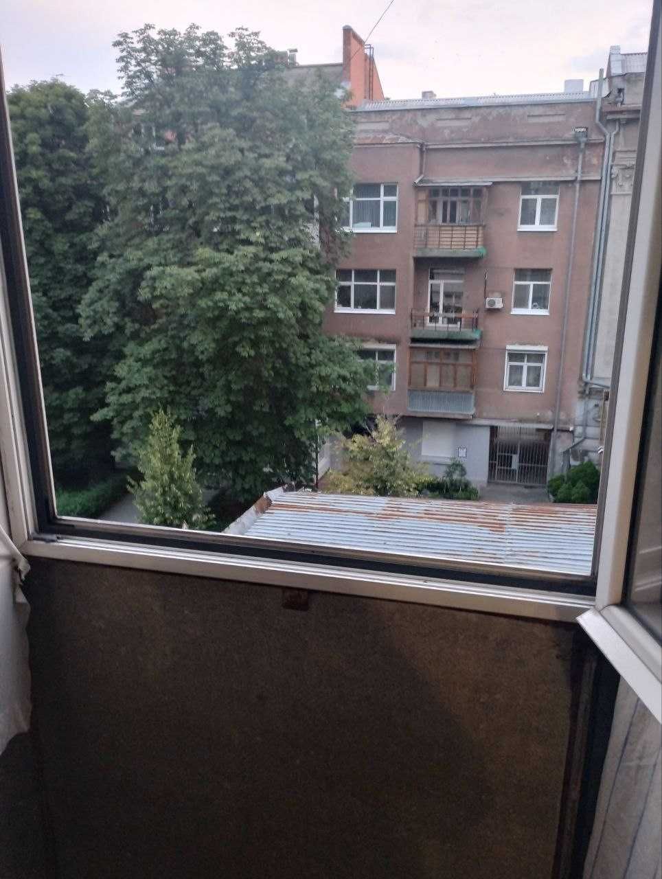 Продам 2-к кв центр