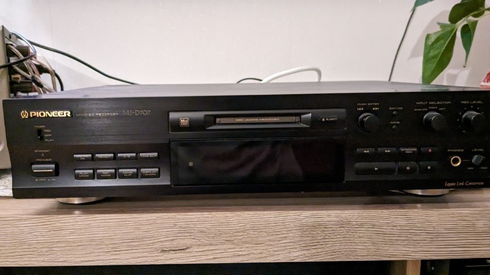 Pioneer MJ-D707 minidisc recorder