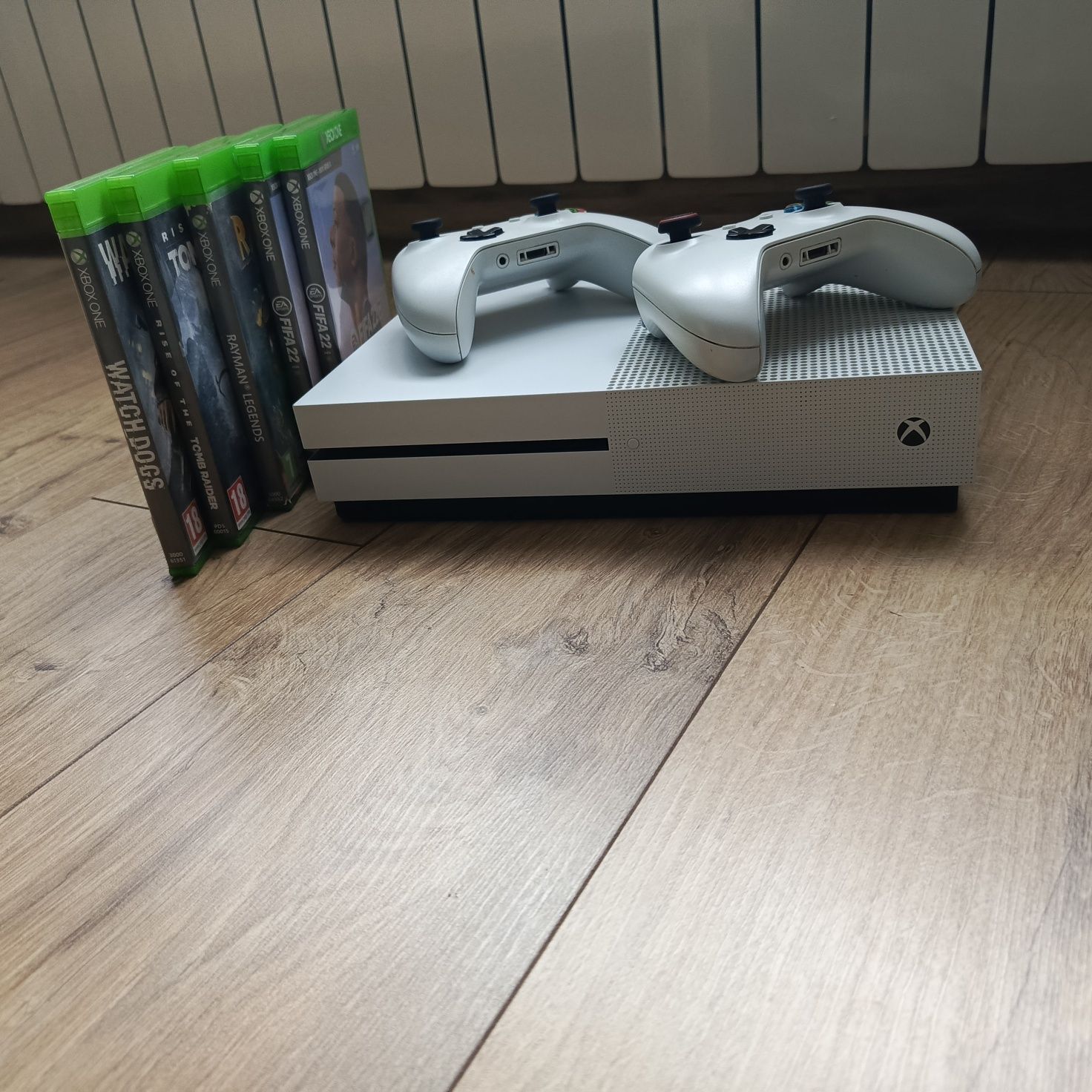 Sprzedam Xboxa One S 1T w Bardzo dobrym stanie