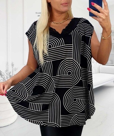 Bluzka na szerokich ramiączkach, plus size, dekolt koronka