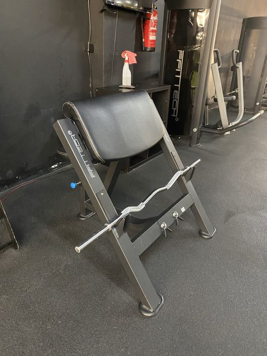 Banco de scott com barra z