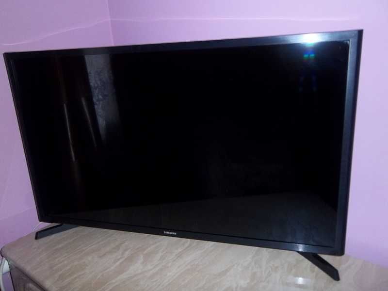 телевізор Samsung 32"