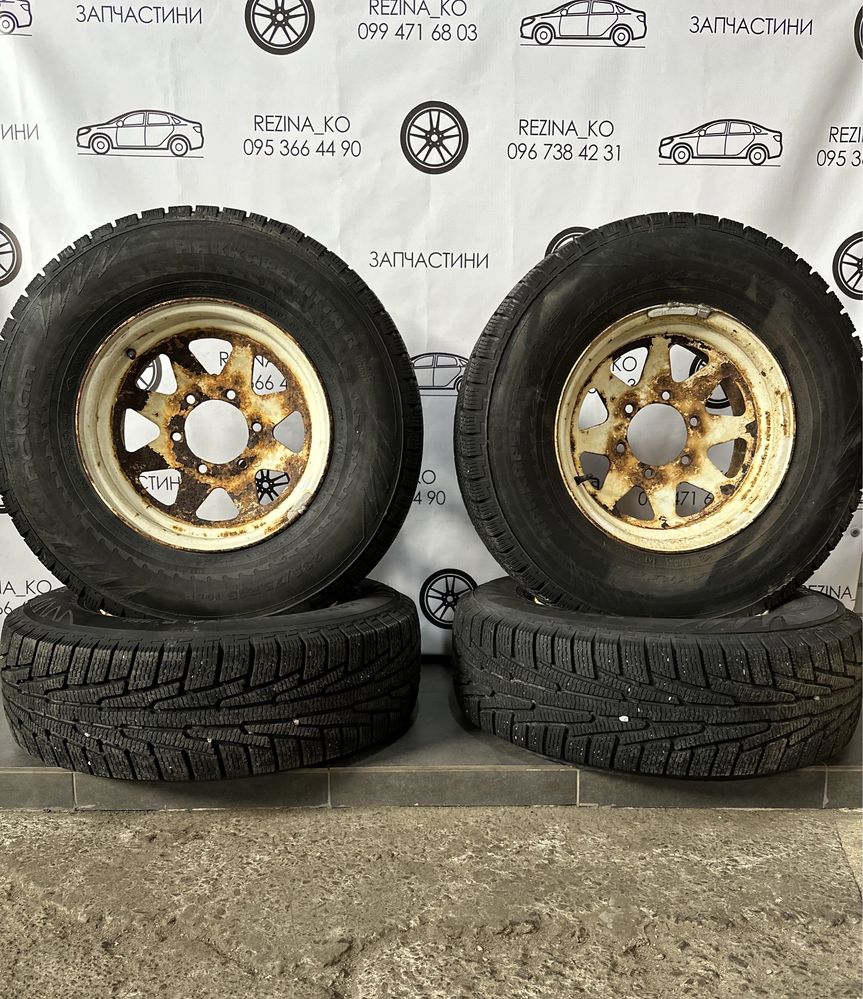 Колеса в зборі 235/75 R15 Nokian (зима),диски 6х139.7 R15