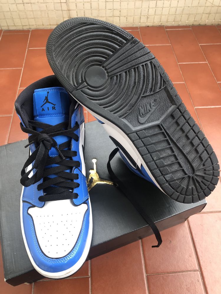 Nike Air Jordan 1 Mid SE ‘Signal Blue’