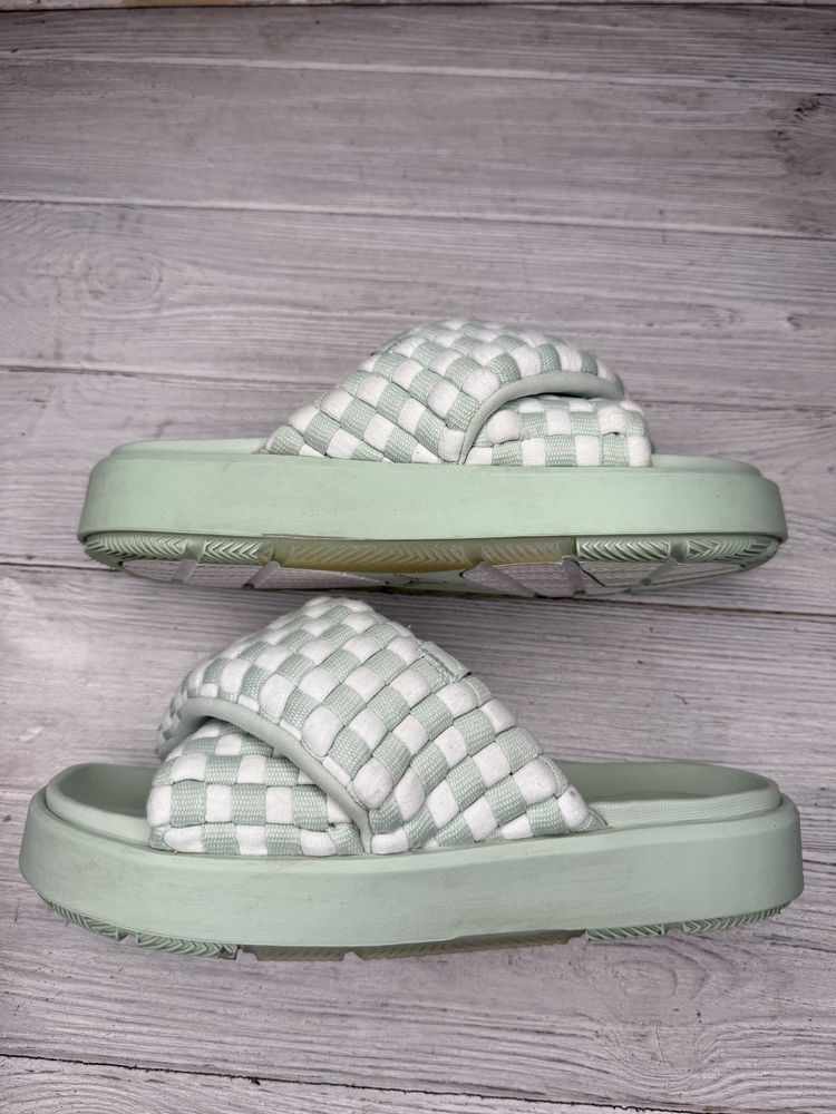 Женские шлепки тапочки  air jordan sophia slides olive