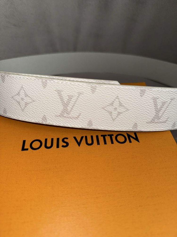 Louis Vuitton White Monogram Canvas Initiales Reversible Buckle Belt