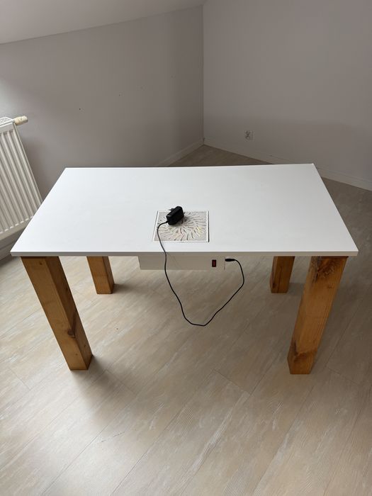 Stół / biurko do paznokci / manicure