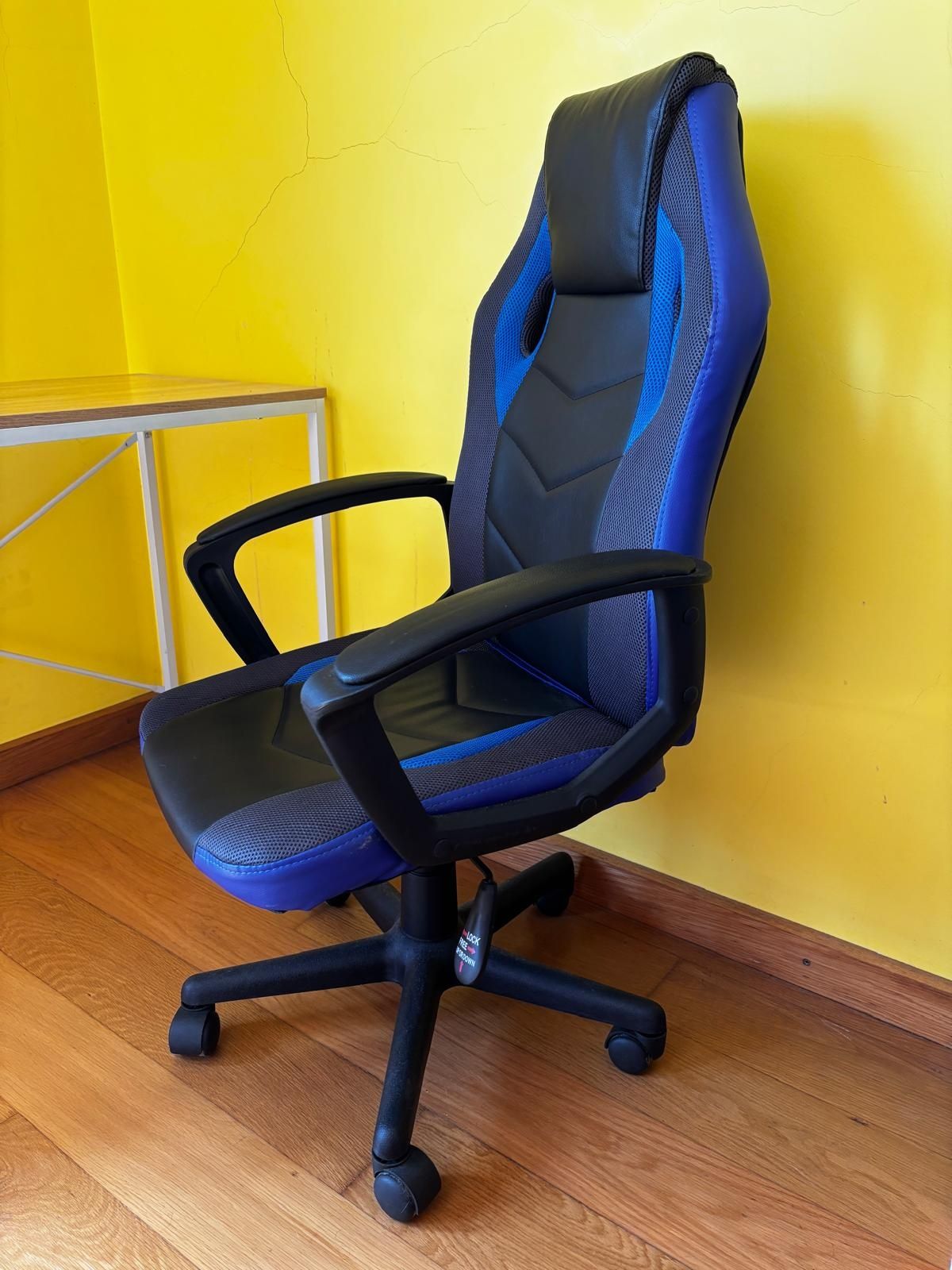 CONJUNTO GAMING (Secretaria+Teclado+Cadeira)