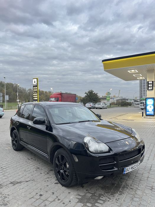 Porsche Cayenne !