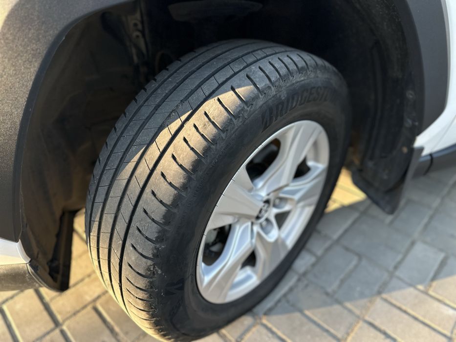 Продам RAV4 2019