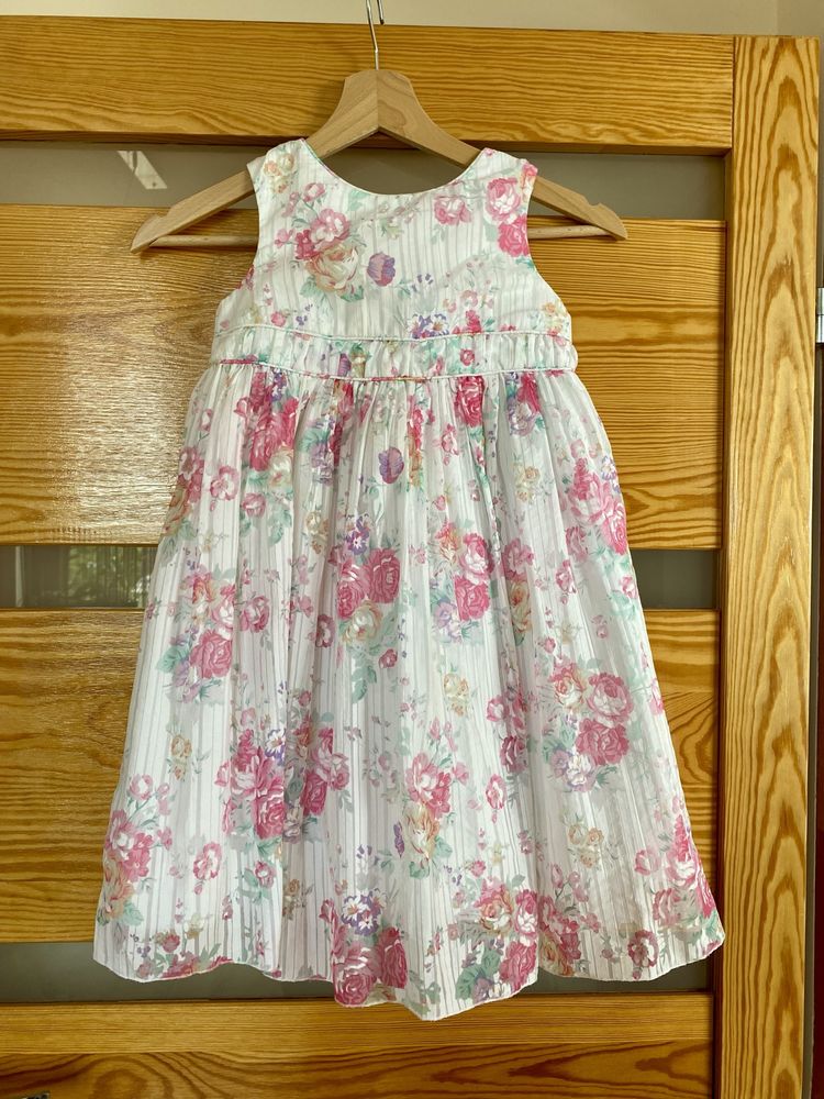 Cherokee elegancka biała sukienka w kwiaty rozm. 116