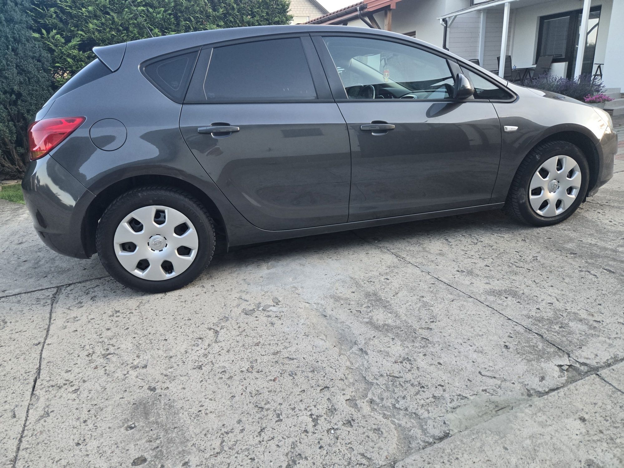 Opel Astra J 1.7 CDTI 110 KM – 2010 r.
