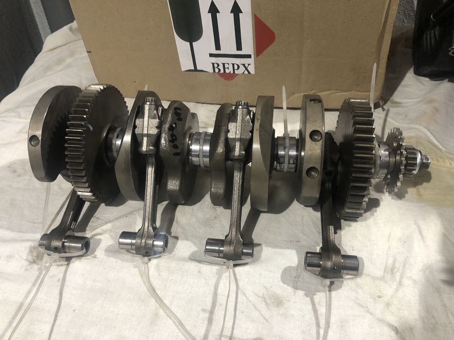 Продам колінвал yamahar1