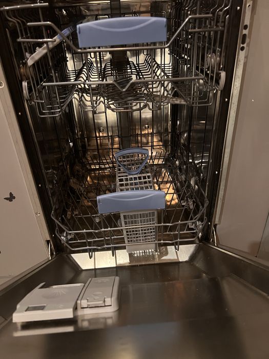 Посудомийна машина под ремонт Vestfrost 45 см. Не працює.