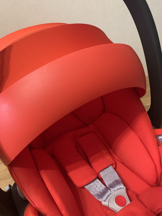 Стан нового Автокрісло Cybex cloud Z i-size червоне Сайбекс