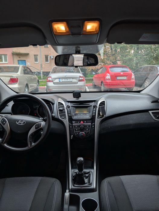 Терміново продам автомобіль Hyundai i30 1.4 2012 дизель механіка