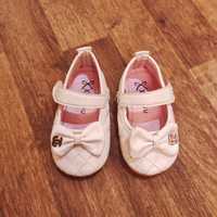 Туфли пинетки для принцессы белые в стиле Chanel р18-20(13см)