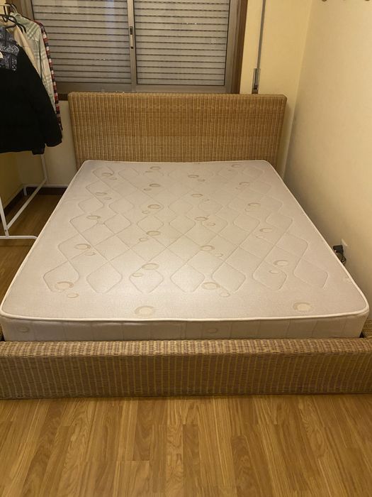 Vendo cama casal com estrado e colchao 200x160