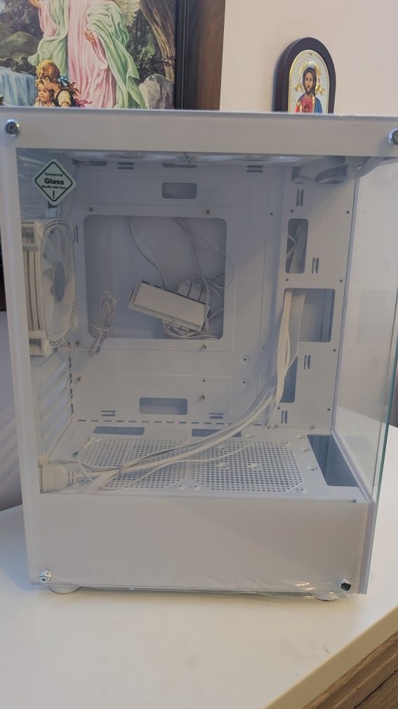 Biała obudowa akwarium ARGB Medium Tower Micro-ATX i ITX 3x120 w Kompl