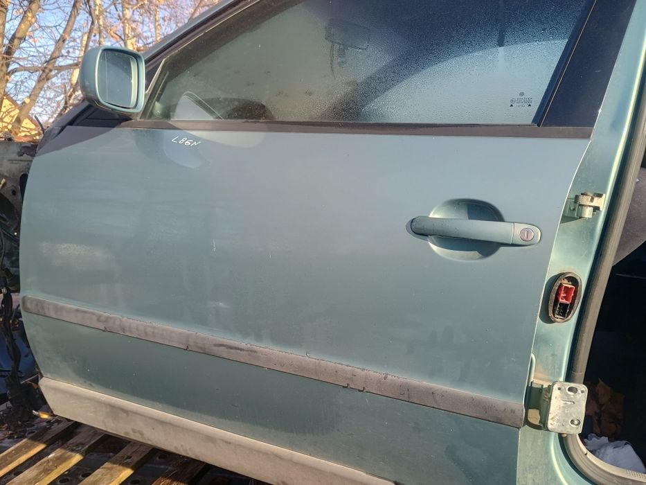 Drzwi lewy przód kpl Passat B5 LB6N