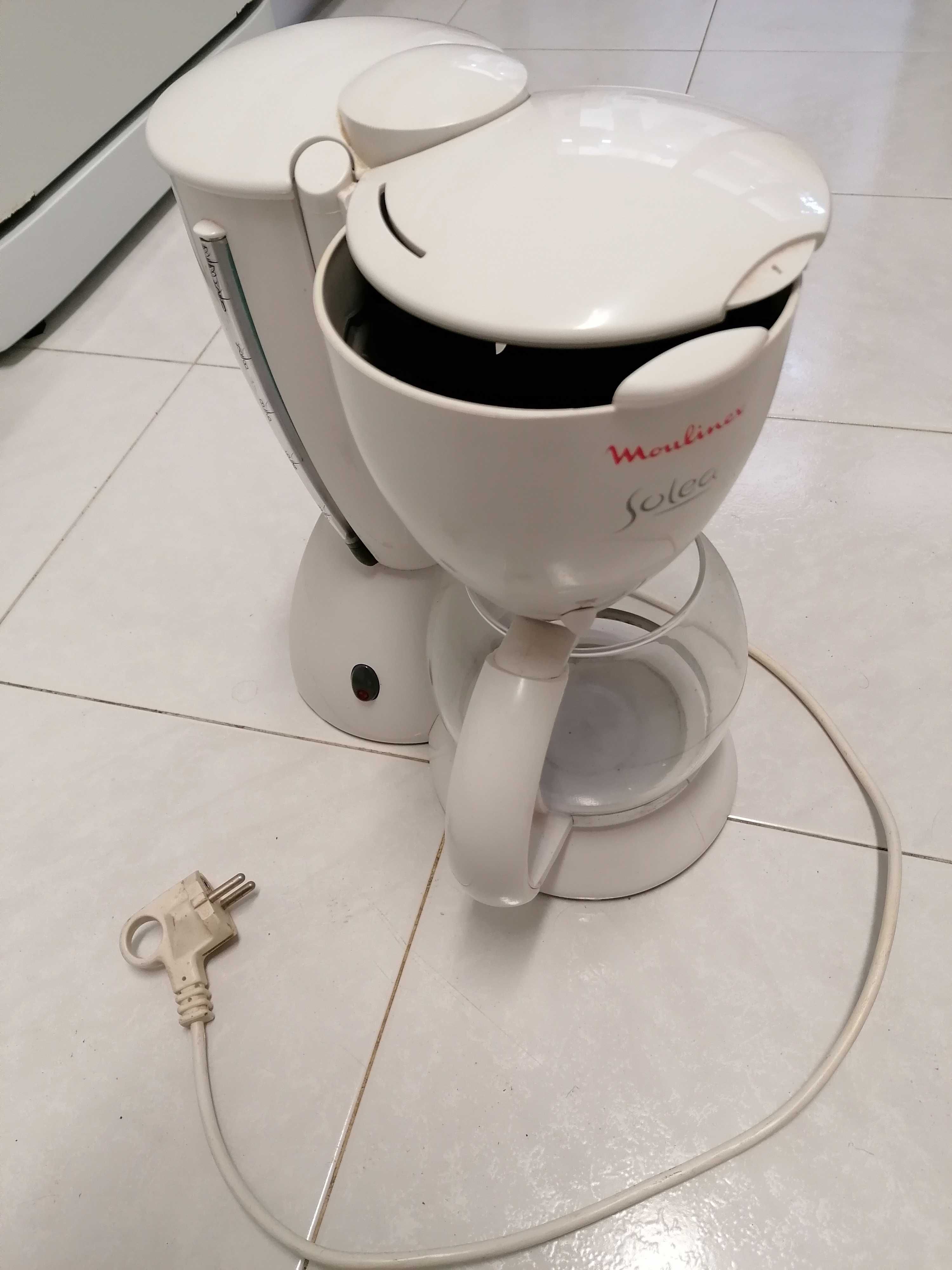 Máquina de café com filtro