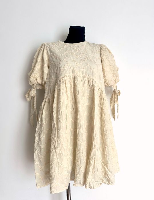 Beżowa damska sukienka haftowana elegancka okazja haft S 36 Laurella