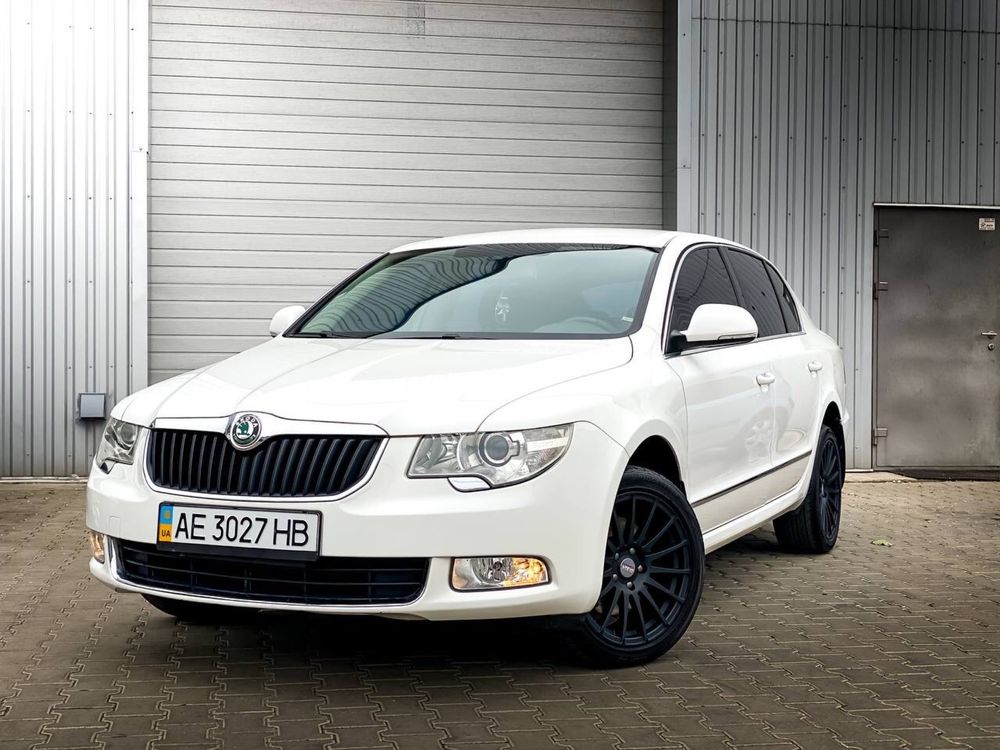 Skoda SuperB 2.0 TDI AT Official