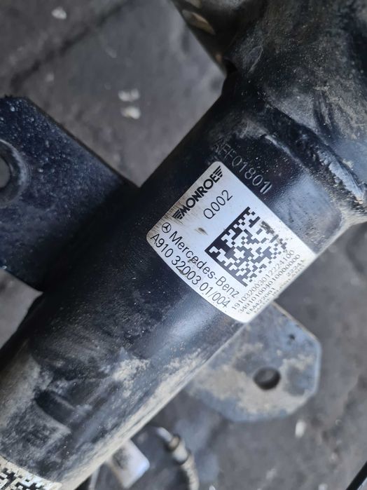 Mercedes eSprinter 907 22r mcpherson zwrotnica amortyzator lewy przód