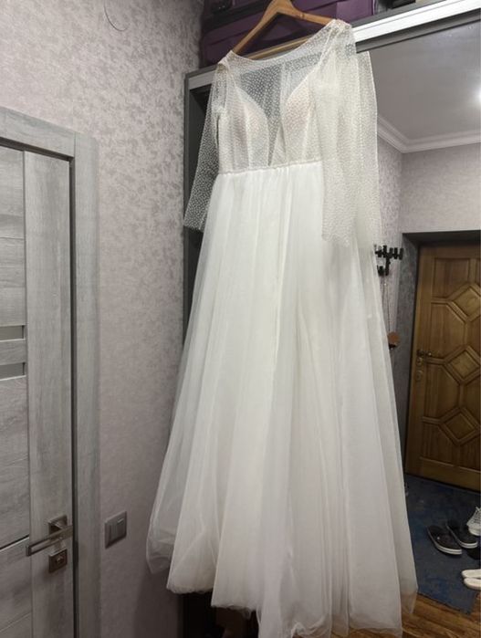 Гарна Весільна сукня