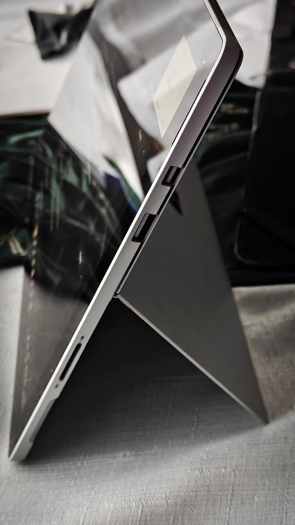 Microsoft Surface Pro 5 1796 I5-7300U