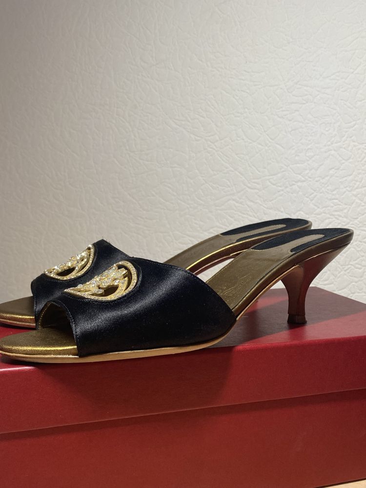 Salvatore ferragamo босоніжки оригінал