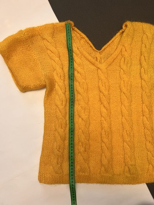 Светр жіночий жовтий з коротким рукавом