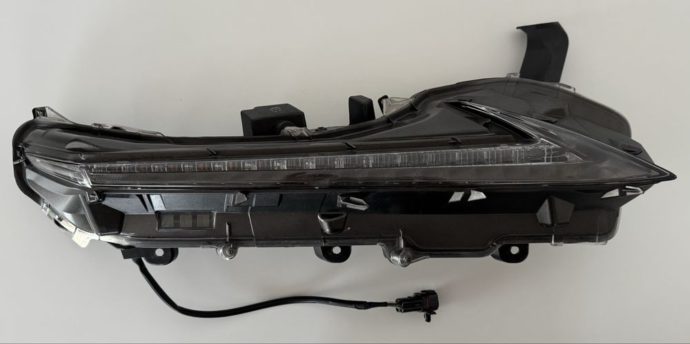 Lampa/reflektor/halogen Led Lexus NX300h polift, 200t, prawy, oryginał