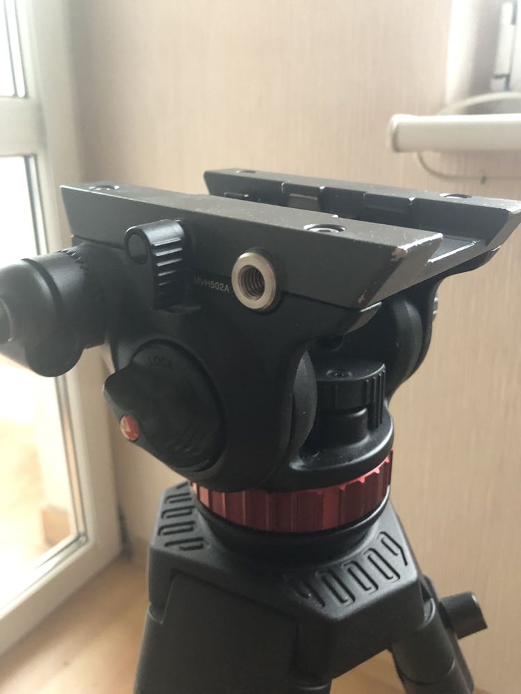 Statyw Manfrotto 502AH z głowicą olejową