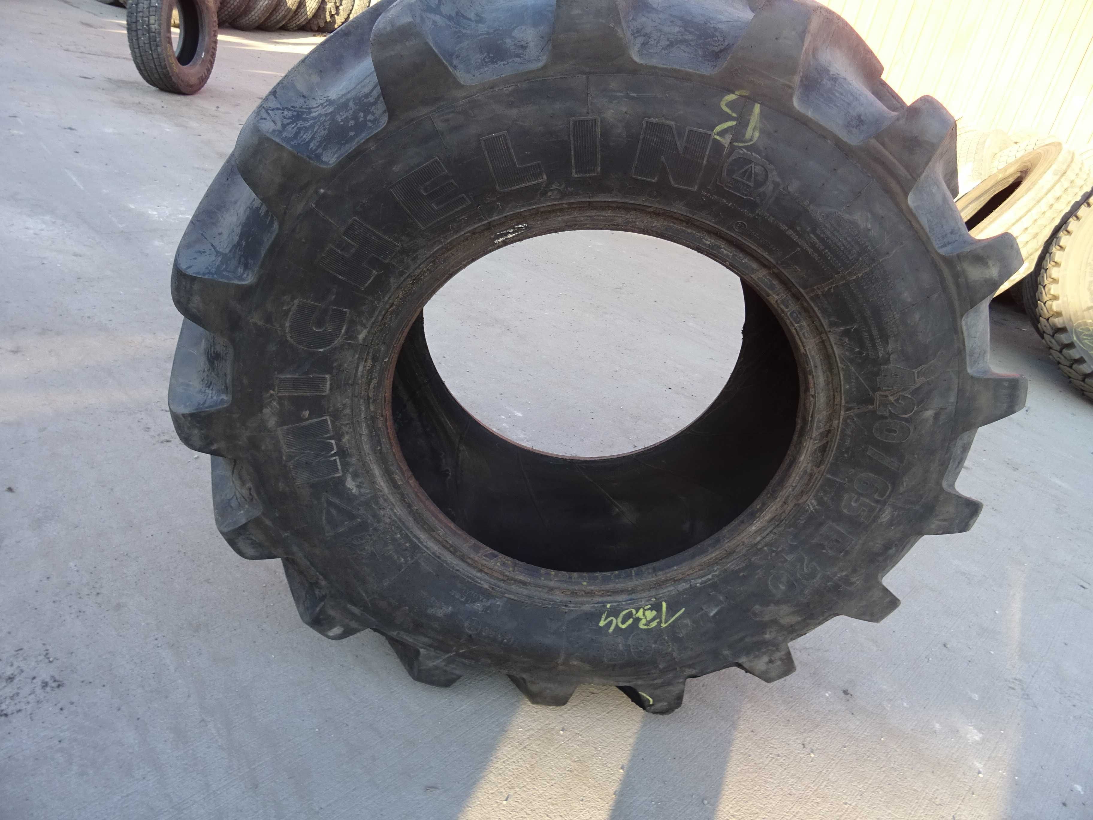 opona 420/65R20 MICHELIN M108 (850 netto)