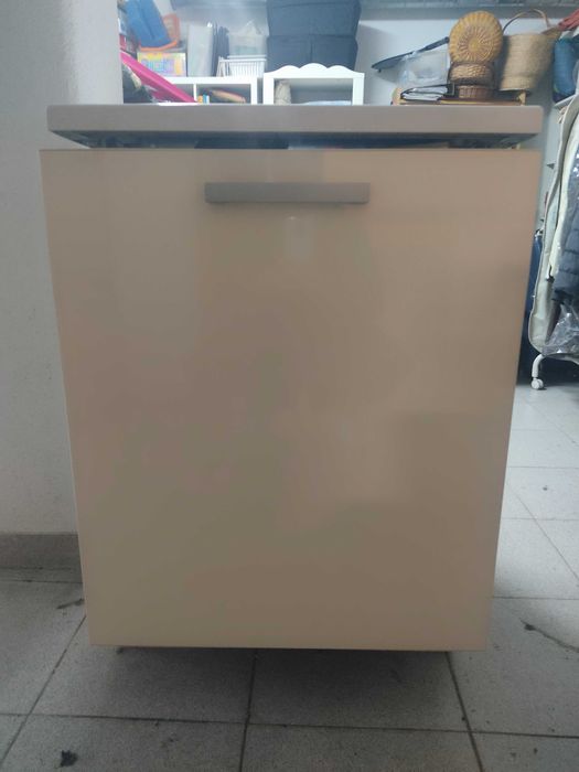 Máquina de lavar loiça AEG para peças