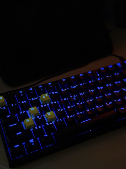 Продам клавиатуру hator а идеальном состоянии