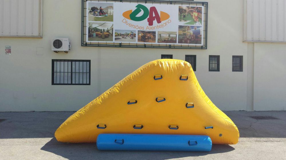 Insufláveis aquáticos
