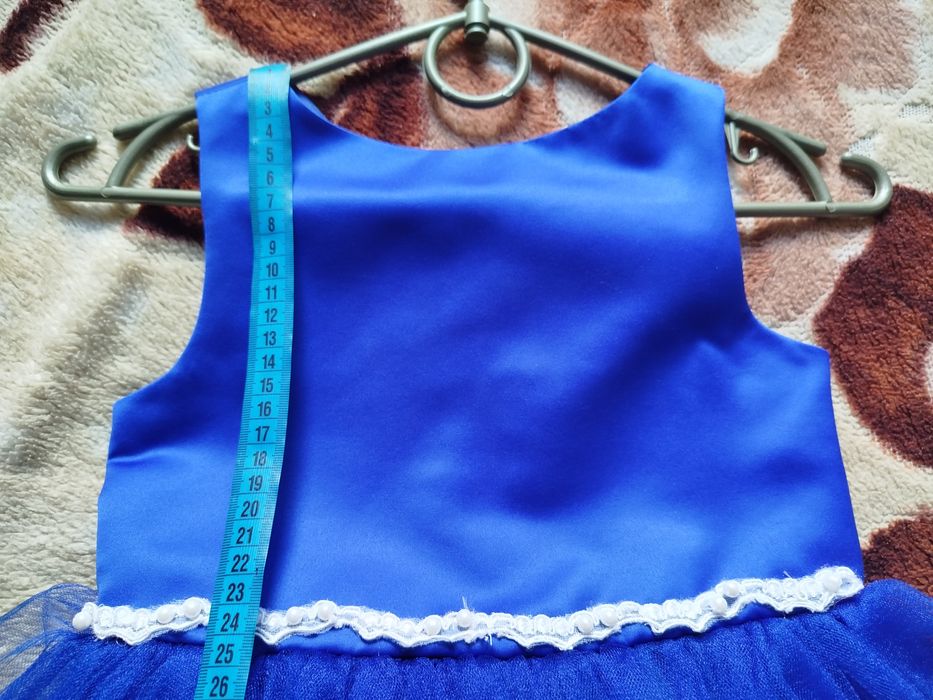 Гарна святкова сукня