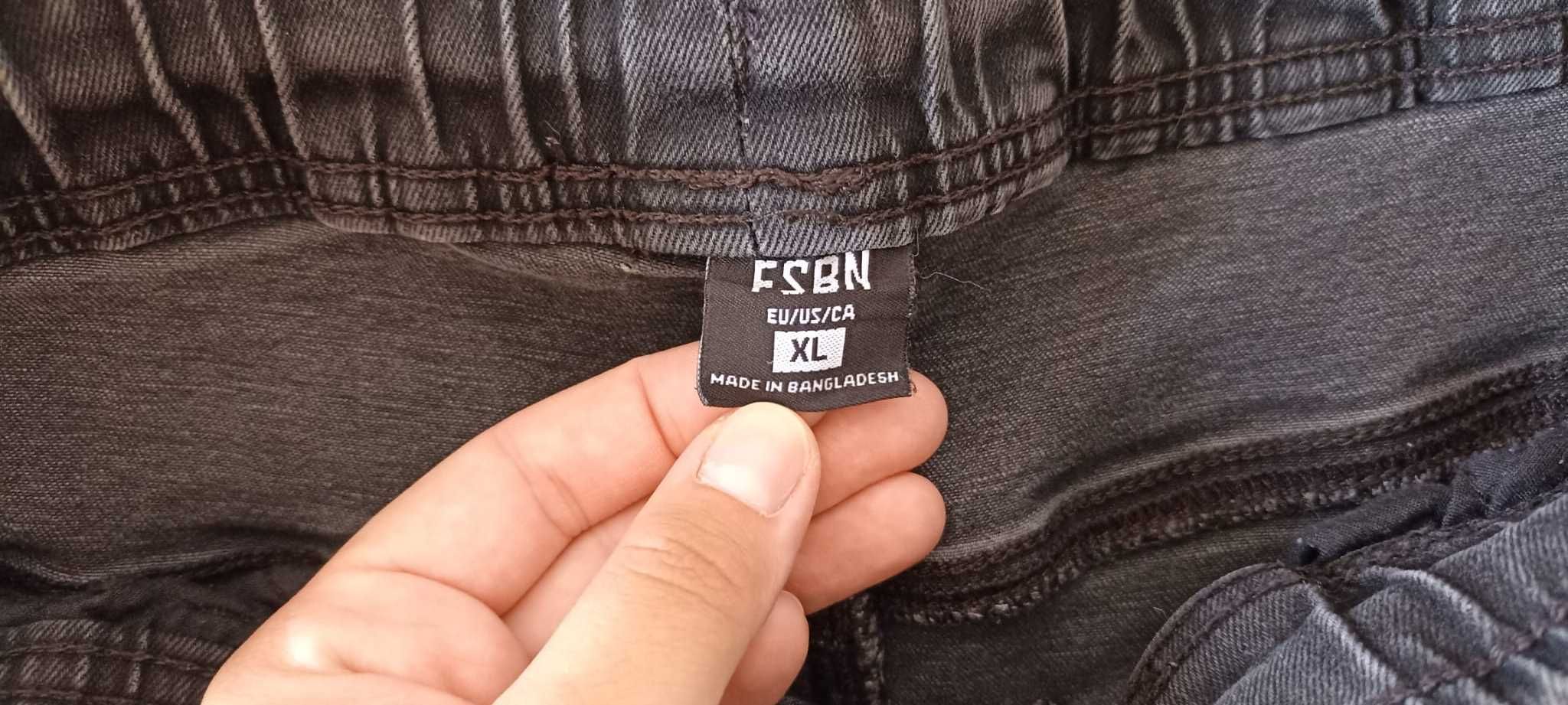 Calças jogger em denim cinza