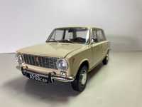 LADA VAZ 2101 1971г. 1/18 IST Models (IST 18001B)