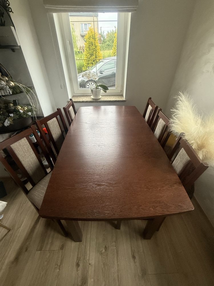 Sprzedam drewniany stół i 12 krzeseł