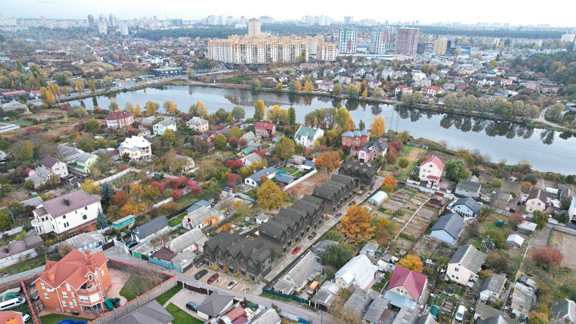 Таунхаус біля озера. Петропавлівська Борщагівка